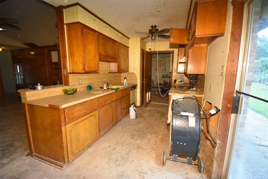 30 Lower Colorado Dr, Bay City, TX 77414 - photo 3