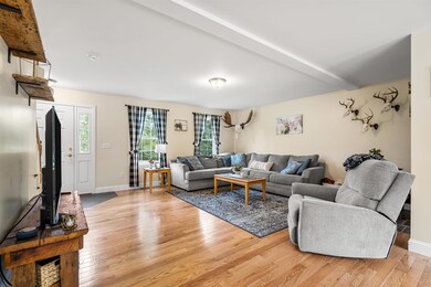 18 Page Ln, New Boston, NH 03070 - photo 5