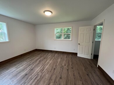 505 W 6th St, Siler City, NC 27344 - photo 5