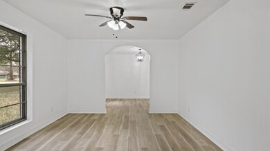 9 Robin Dr, Alvin, TX 77511 - photo 6