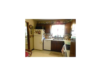 Kitchen. Large eat in kitchen!
