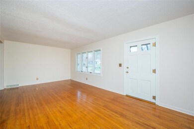 1524 61st St, Des Moines, IA 50311 - photo 2