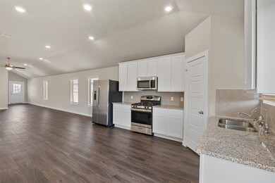 2500 Clydesdale Ln, Alvin, TX 77511 - photo 3