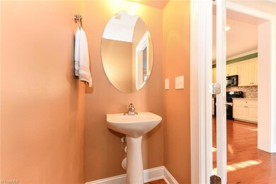 10 Viburnum Ln, Greensboro, NC 27455 - photo 7