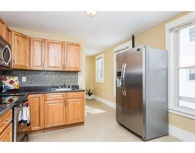 56 Edgemont St, Springfield, MA 01109 - photo 2