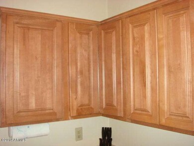 BEAUTIFUL UPGRADED CABINETS