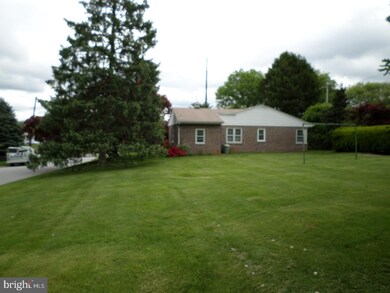 11 W North Ln, Conshohocken, PA 19428 - photo 2