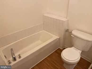 16 Litchfield Ln E, Martinsburg, WV 25405 - photo 5