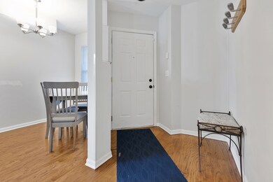 419 E Theodore Ln, Itasca, IL 60143 - photo 2