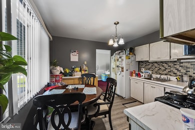 2308 Hamiltowne Cir, Rosedale, MD 21237 - photo 7