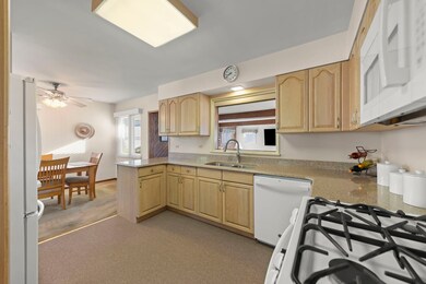 612 Wellner Rd, Naperville, IL 60540 - photo 3