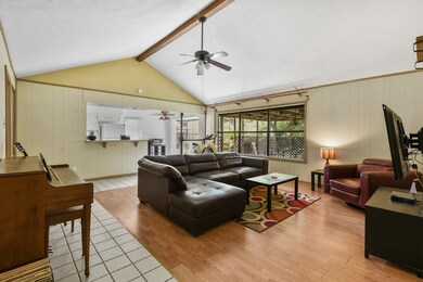 330 Coventry Ln, Alvin, TX 77511 - photo 5