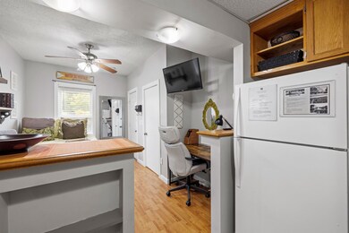 792 Grove St unit 4, Manchester, NH 03103 - photo 3