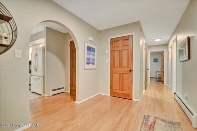 11 Club Ct, Stroudsburg, PA 18360 - photo 4