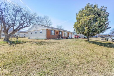 02-1418 Gordon St-02