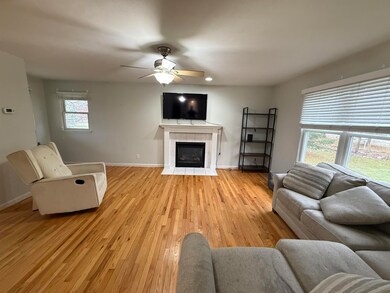 191 Kathy Cir unit 10, Linden, MI 48451 - photo 3