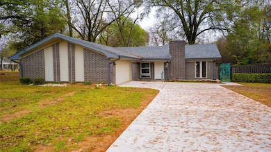 1801 Pine Bluff St, Paris, TX 75460 - photo 2