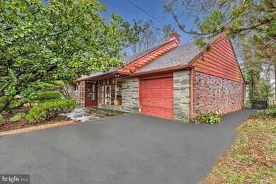 606 Beacon St, Moorestown, NJ 08057 - photo 2