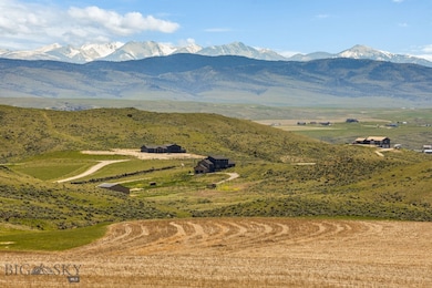 House with mountains in the backround