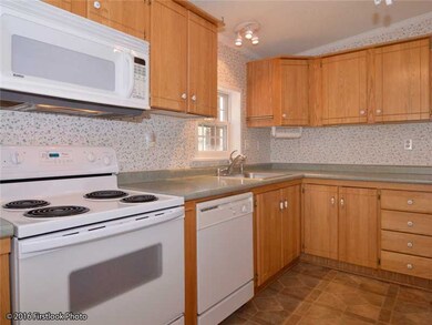 371 Leisure Dr, Wakefield, RI 02879 - photo 4