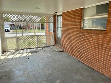 breezeway to 3 bed