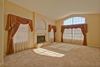Sitting room  with Fireplace
