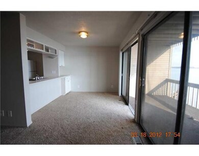 840 Cliffs Dr unit 103D, Ypsilanti, MI 48198 - photo 3