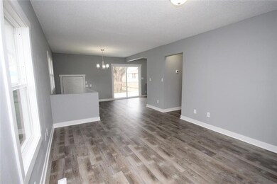 3842 8th St, Des Moines, IA 50313 - photo 5