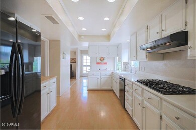 7314ERoseLn Kitchen