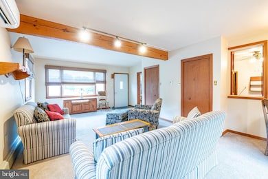 823 Fritz Ave, Reading, PA 19607 - photo 3