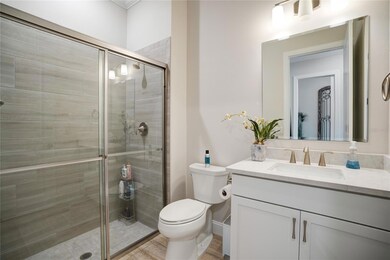 Guest bathroom #1