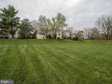 1027 Riva Ridge Dr, Great Falls, VA 22066 - photo 2