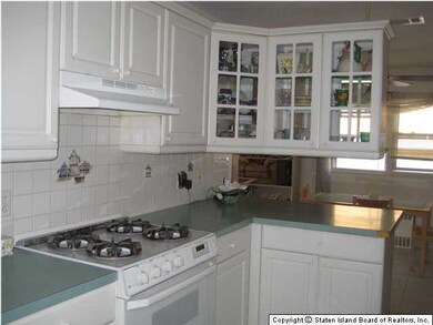 56 Sunnyside Terrace, Staten Island, NY 10301 - photo 4