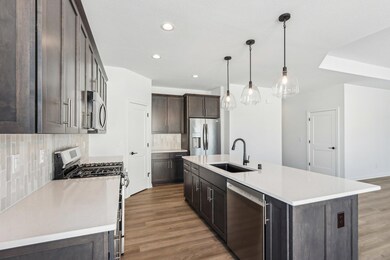 827 Kohlwey Dr 05 Kitchen