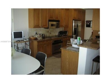 3267 NE 212th St, Miami, FL 33180 - photo 4