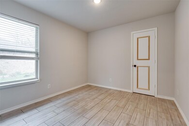 1308 S Clements St, Gainesville, TX 76240 - photo 7