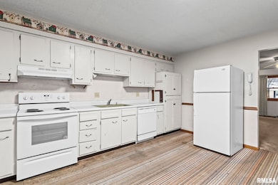 2108 Austin Dr, Springfield, IL 62704 - photo 7