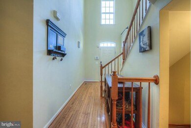 8821 Carpenters Hall Dr, Lorton, VA 22079 - photo 4