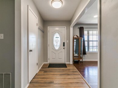 3913 Pine Ridge Rd, Shawnee, OK 74804 - photo 3