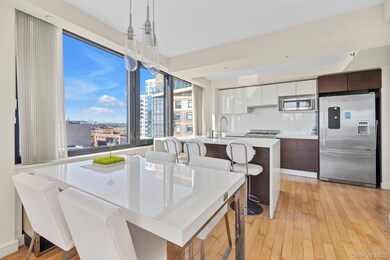 39-16 Prince St unit 8E, Flushing, NY 11354 - photo 6