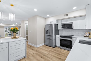 129 W Brandon Ct unit D23, Palatine, IL 60067 - photo 3