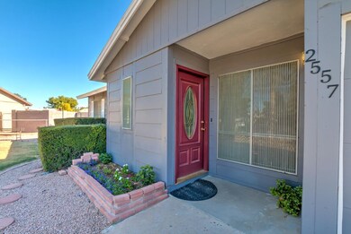 2557 E Butte St-4