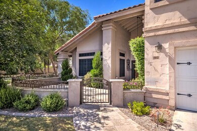 courtyard 1 - 502 E Meadows Ln-6