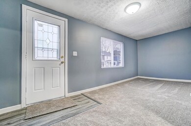 881 Gilbert St, Columbus, OH 43206 - photo 3