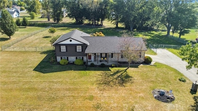 2558 Stoney Creek St, Springfield, OH 45504 - photo 2