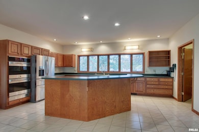 2103 Cedarwood Ln, Quincy, IL 62305 - photo 4