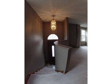 Entry/Foyer.