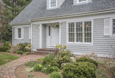 11 Valerie Cir, East Falmouth, MA 02536 - photo 2