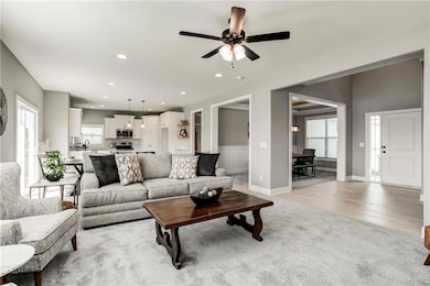 18795 W 169th St, Olathe, KS 66062 - photo 4