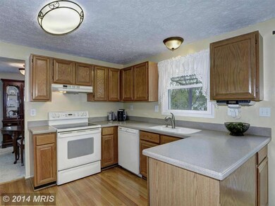 20325 Watkins Meadow Dr, Germantown, MD 20876 - photo 4